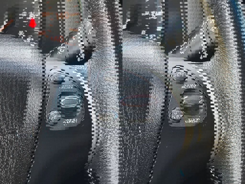 Used 2018 Nissan Pathfinder SV image 21