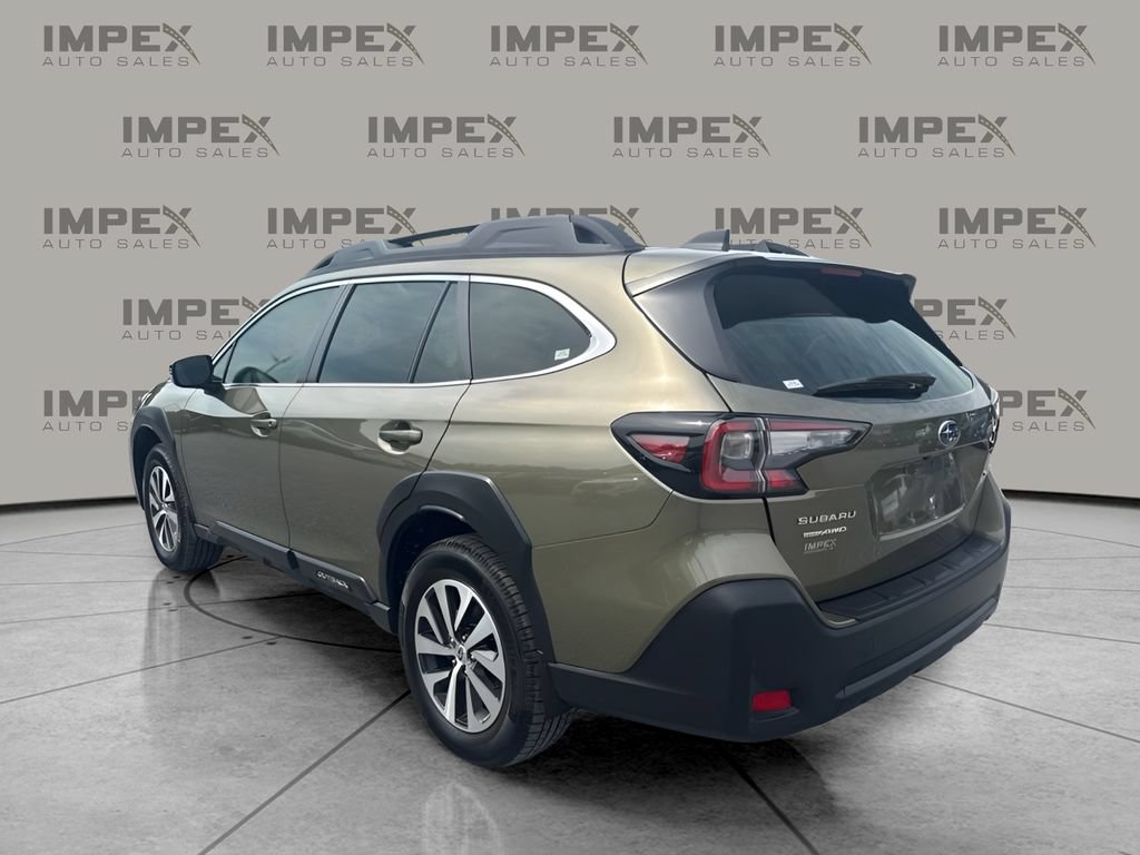 Used 2025 Subaru Outback Premium AWD/4WD image 2