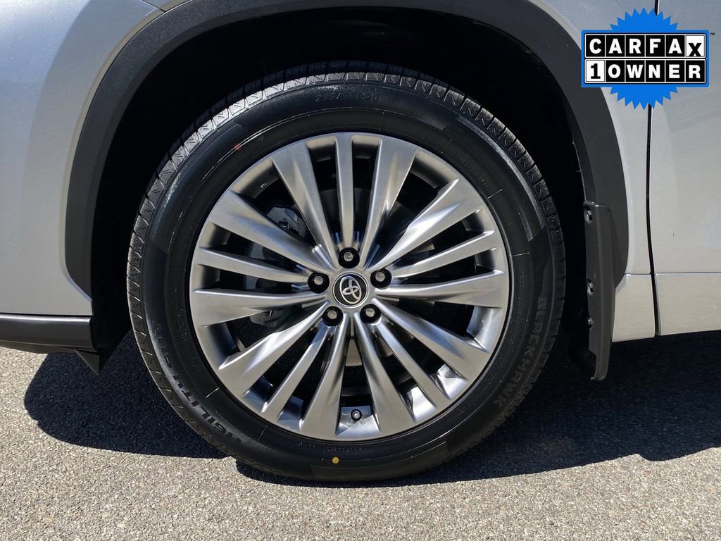Used 2023 Toyota Highlander Platinum image 14