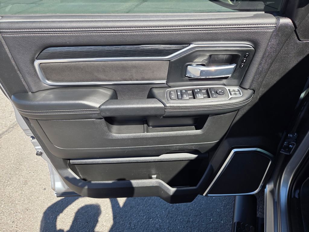 Used 2024 RAM 2500 Laramie w/ Sport Appearance Package AWD/4WD image 9