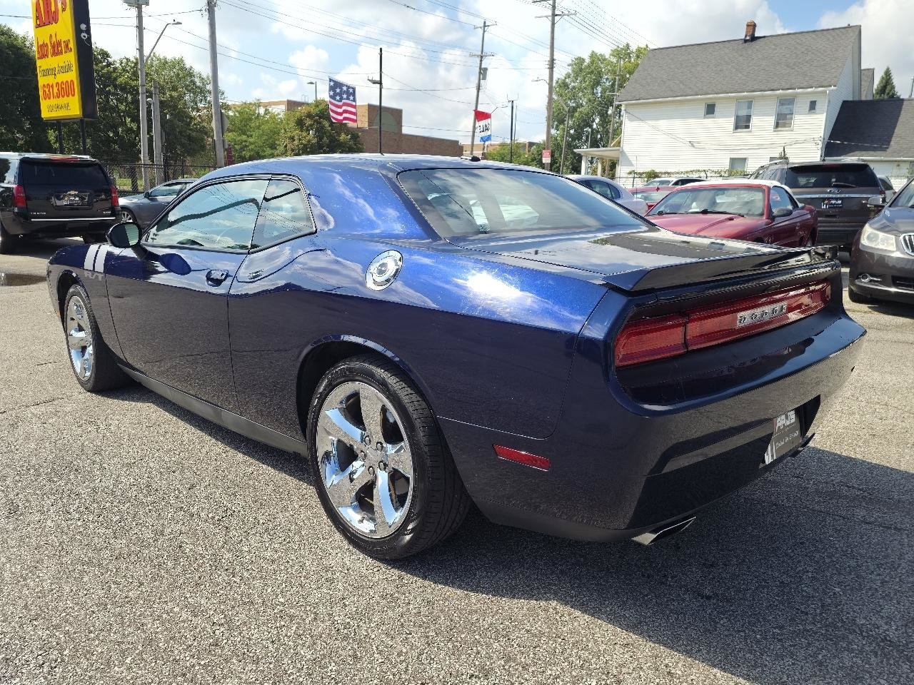 Used 2013 Dodge Challenger R/T RWD image 7