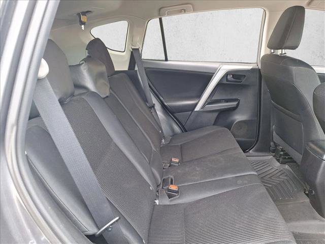 Used 2016 Toyota RAV4 LE image 18