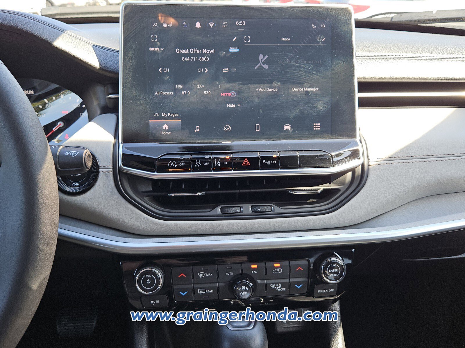 Used 2025 Jeep Compass Limited image 15