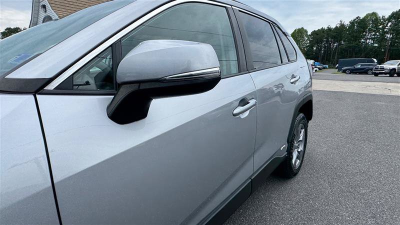 Used 2022 Toyota RAV4 XLE w/ Convenience Package AWD/4WD image 11