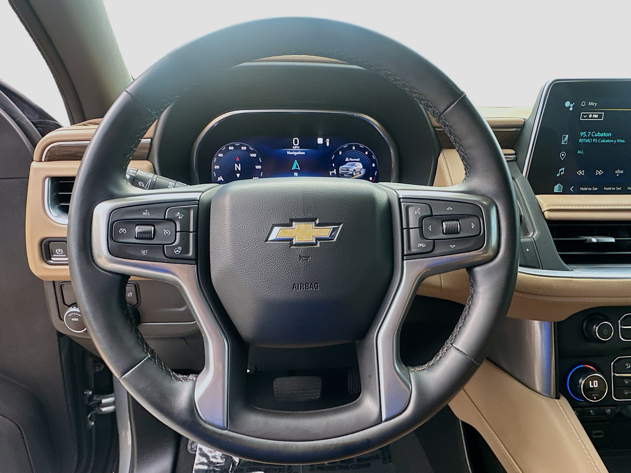 Used 2023 Chevrolet Suburban Premier RWD image 8