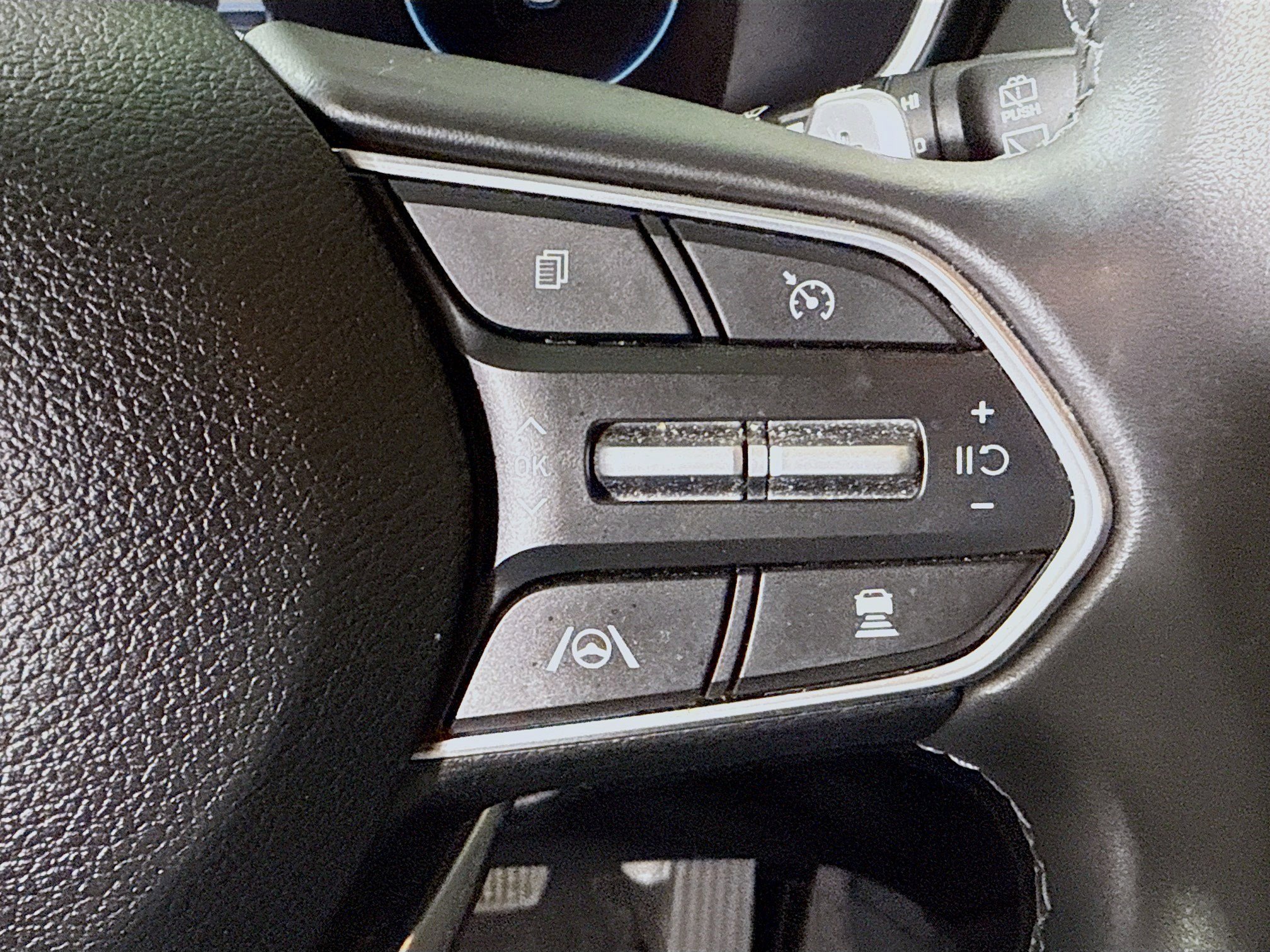 Used 2021 Hyundai Santa Fe SEL w/ Convenience Package image 15