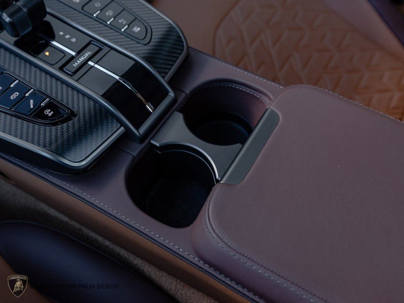 Used 2025 Aston Martin Vanquish image 19