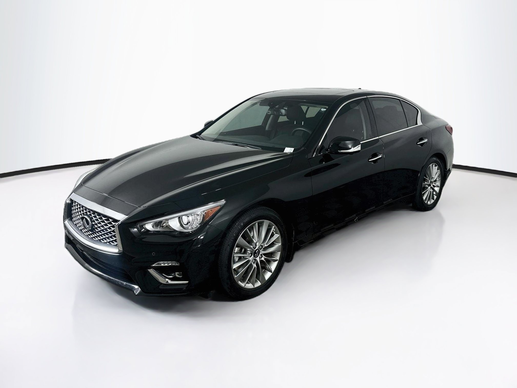 Used 2023 INFINITI Q50 Luxe w/ Cargo Package RWD image 3