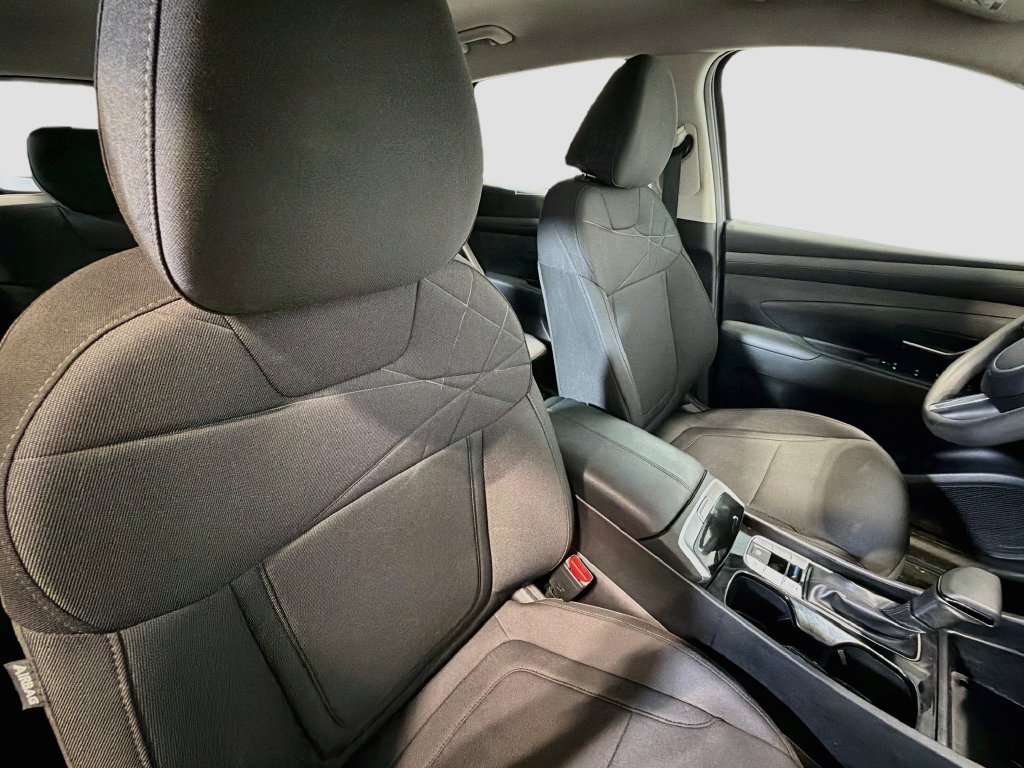 Used 2025 Hyundai Tucson SE FWD image 24