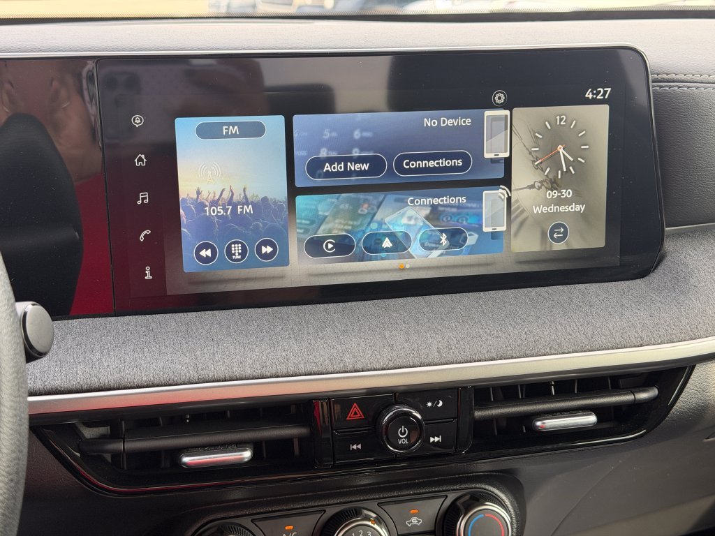 Used 2025 Nissan Kicks SV w/ Illumination Package FWD image 18