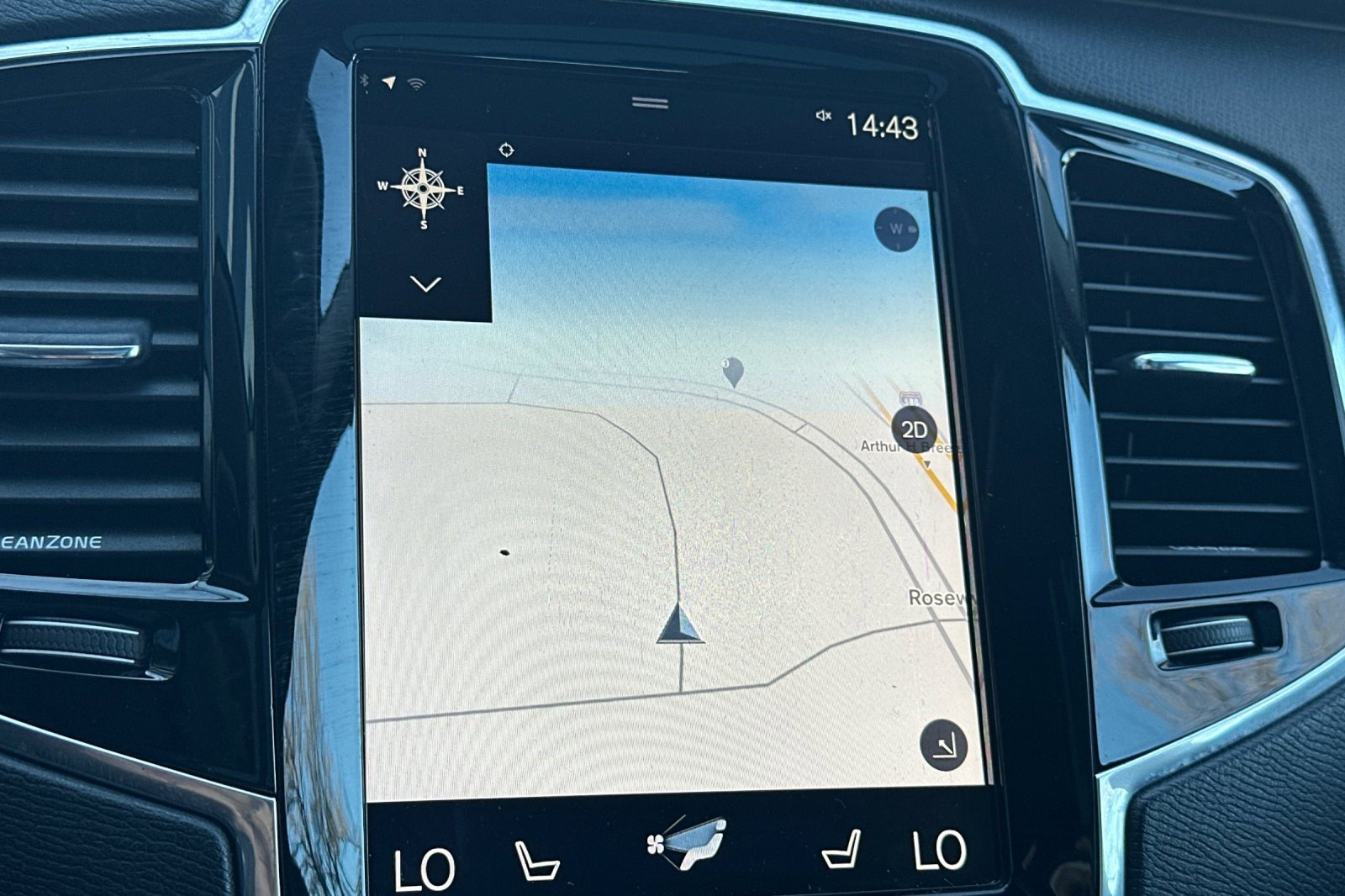 Used 2016 Volvo XC90 T6 Momentum w/ Momentum Plus Package image 26