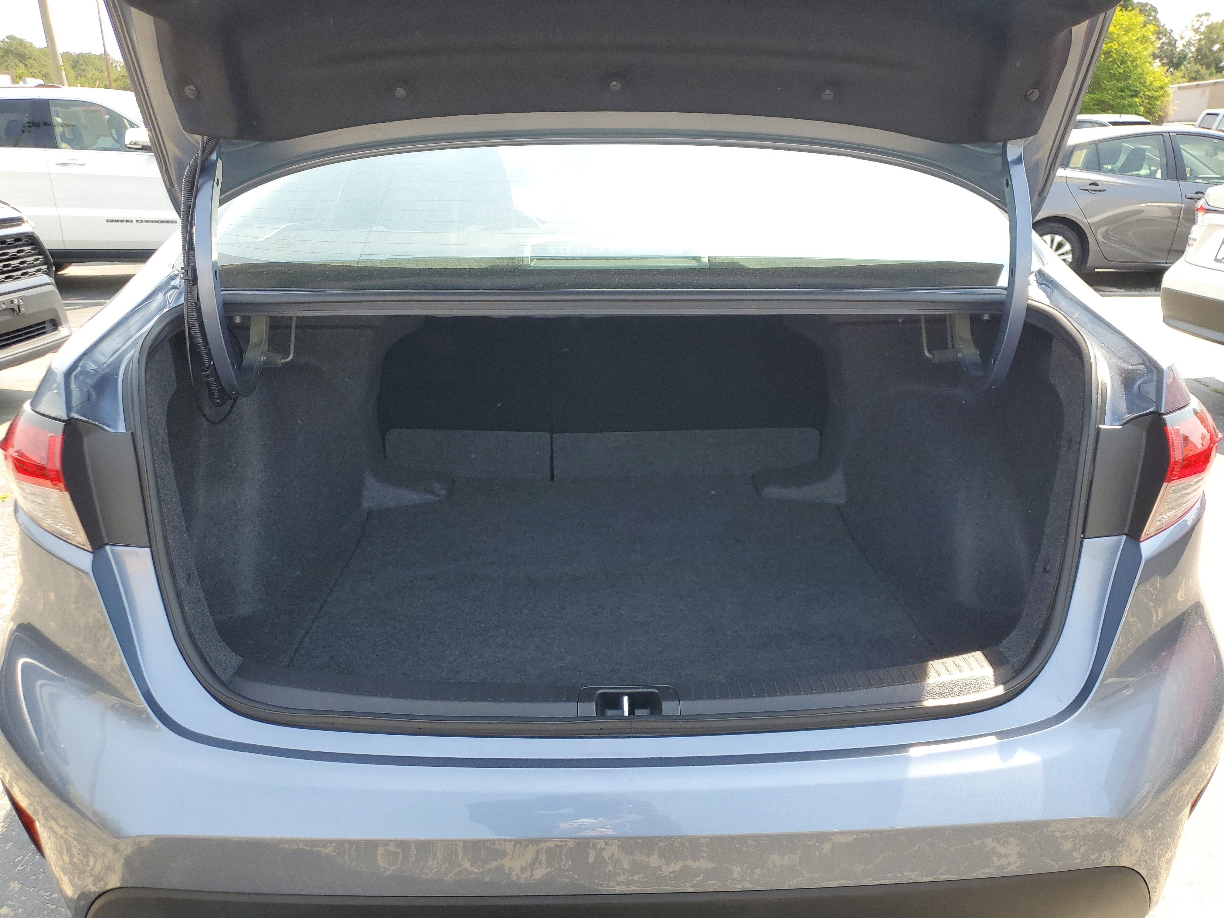 Used 2025 Toyota Corolla LE FWD image 8