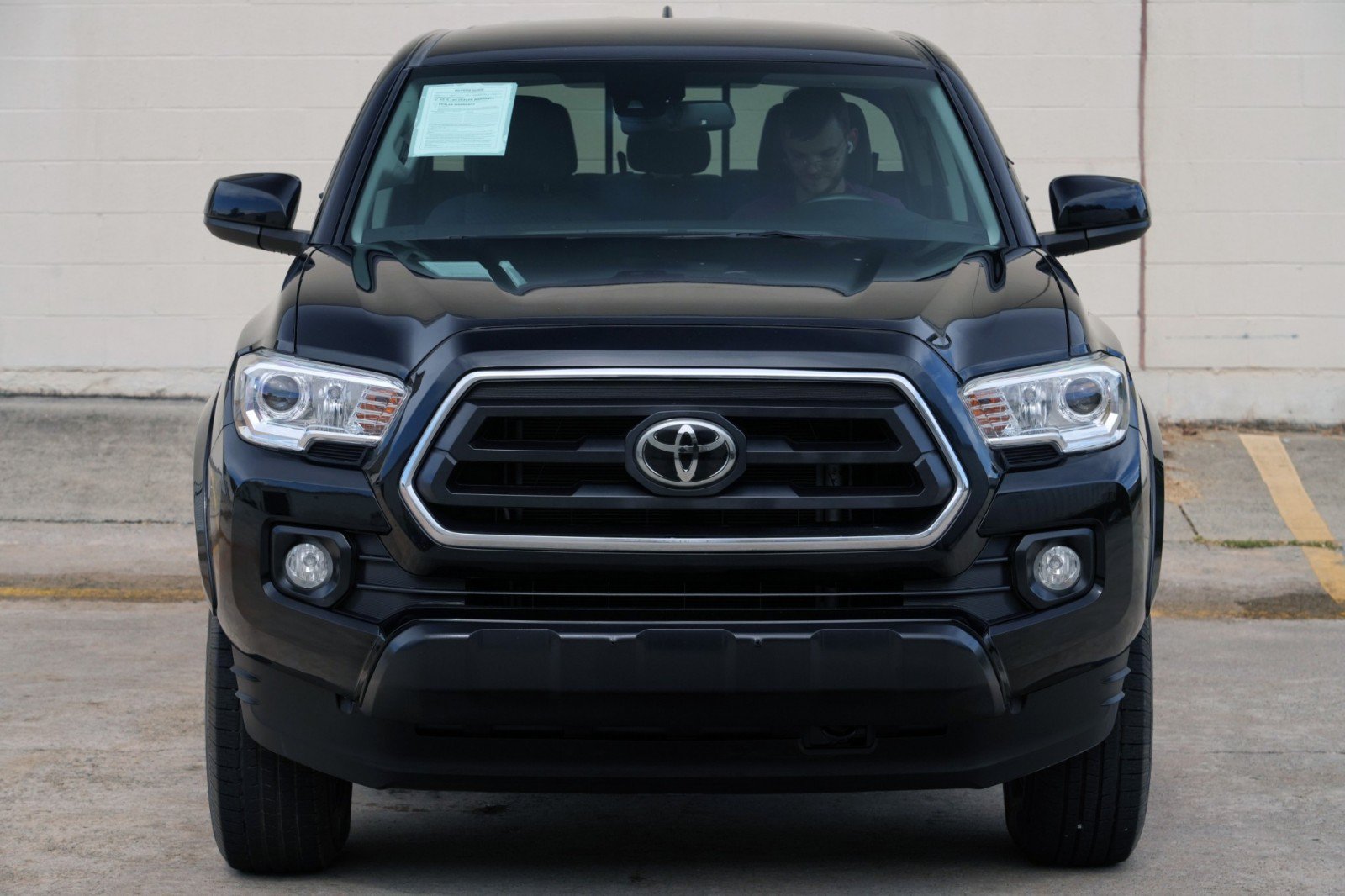 Used 2022 Toyota Tacoma SR5 RWD image 40