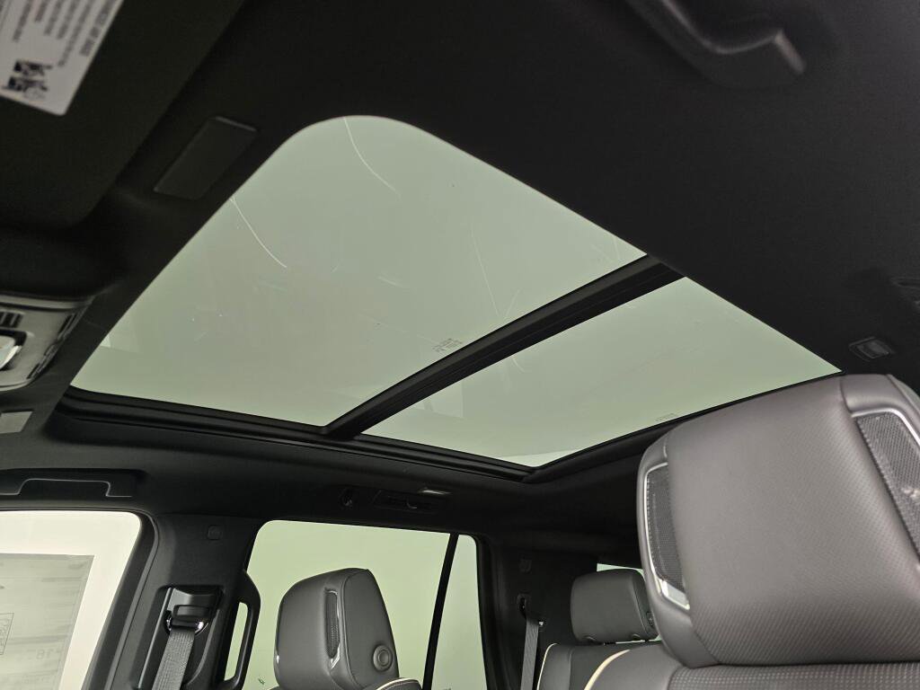 New 2026 Cadillac Escalade Luxury image 28