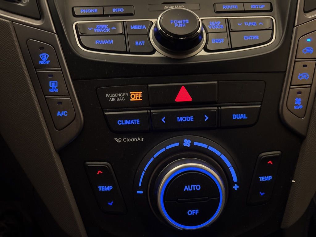 Used 2015 Hyundai Santa Fe Limited w/ Option Group 04 image 21