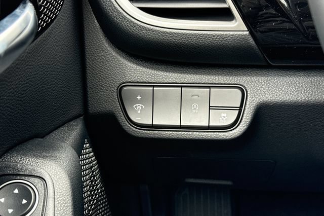 New 2026 Kia Seltos S FWD image 33