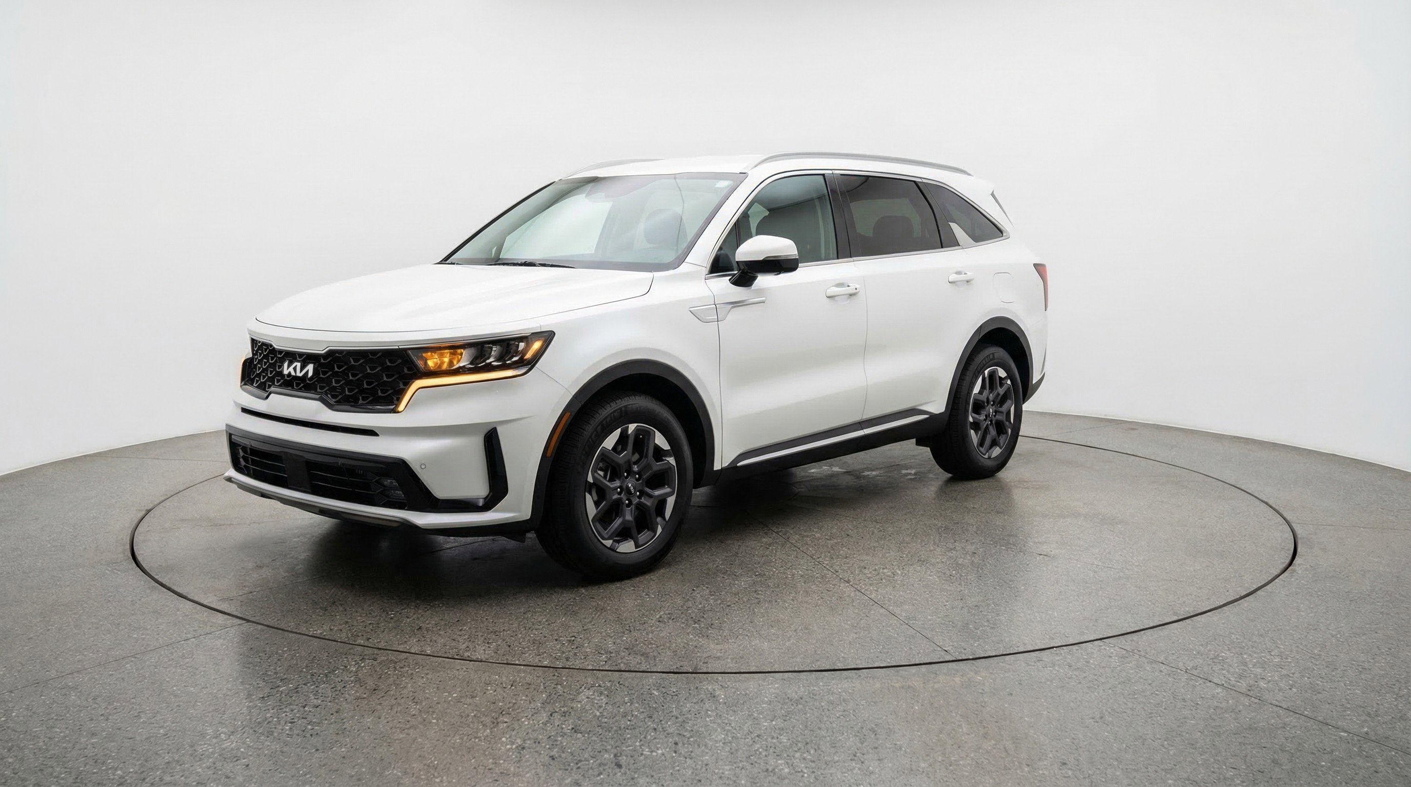 Used 2024 Kia Sorento S image 3