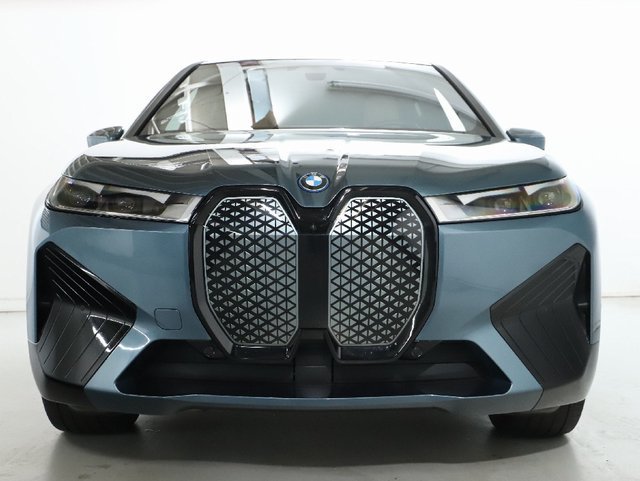 Used 2024 BMW iX xDrive50 w/ Premium Package AWD/4WD image 6