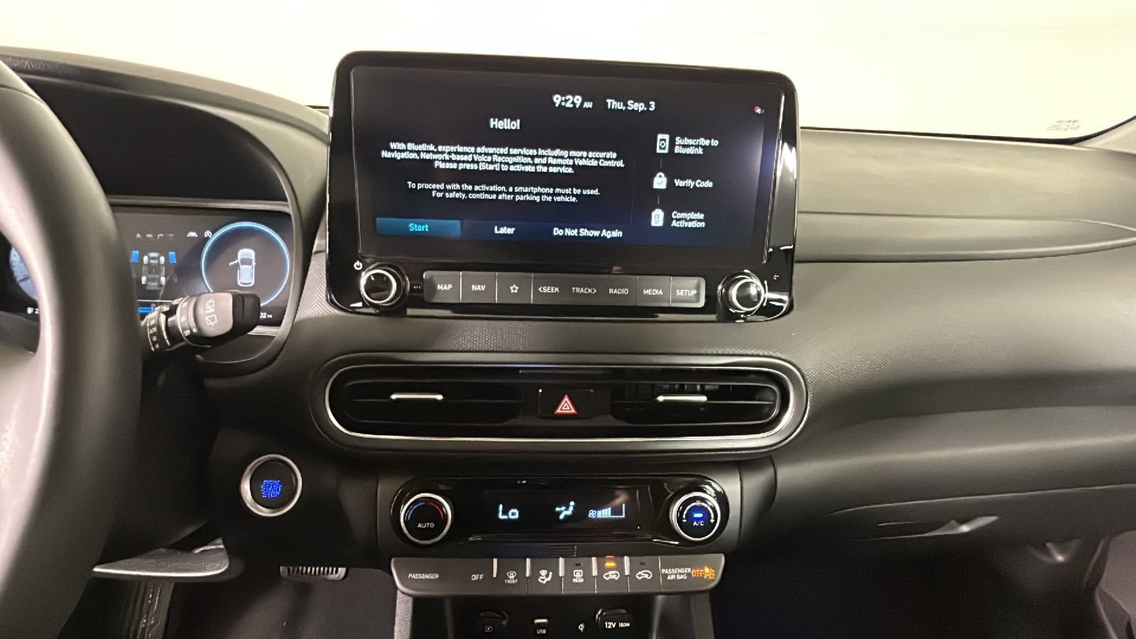 Used 2023 Hyundai Kona Limited AWD/4WD image 28