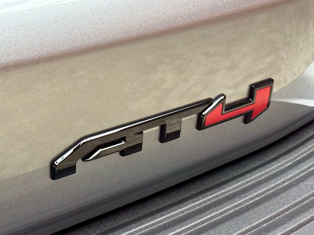 Used 2026 GMC Yukon AT4 Ultimate w/ LPO, Illumination Package AWD/4WD image 5