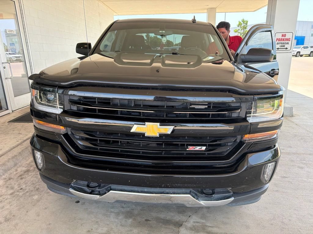 Used 2018 Chevrolet Silverado 1500 LT w/ All Star Edition AWD/4WD image 2