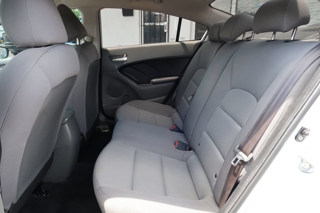 Used 2017 Kia Forte LX FWD image 7