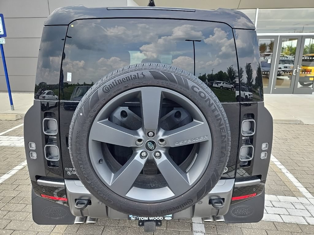 Used 2023 Land Rover Defender 110 Carpathian Edition AWD/4WD image 6