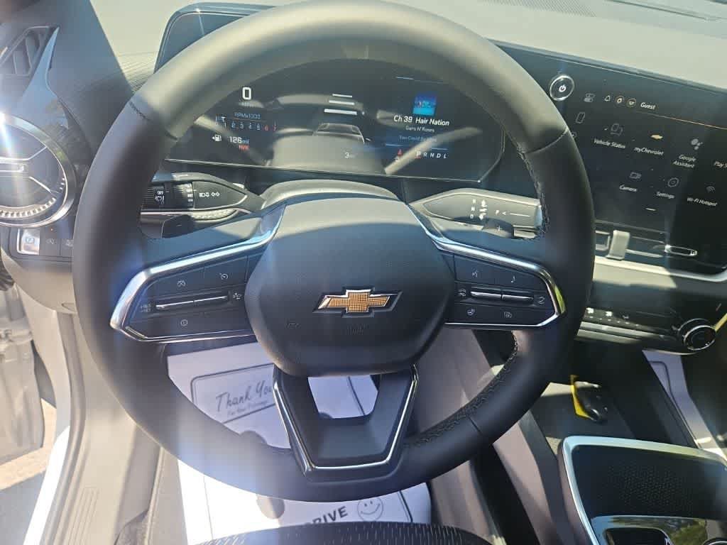 Used 2026 Chevrolet Equinox LT FWD image 12