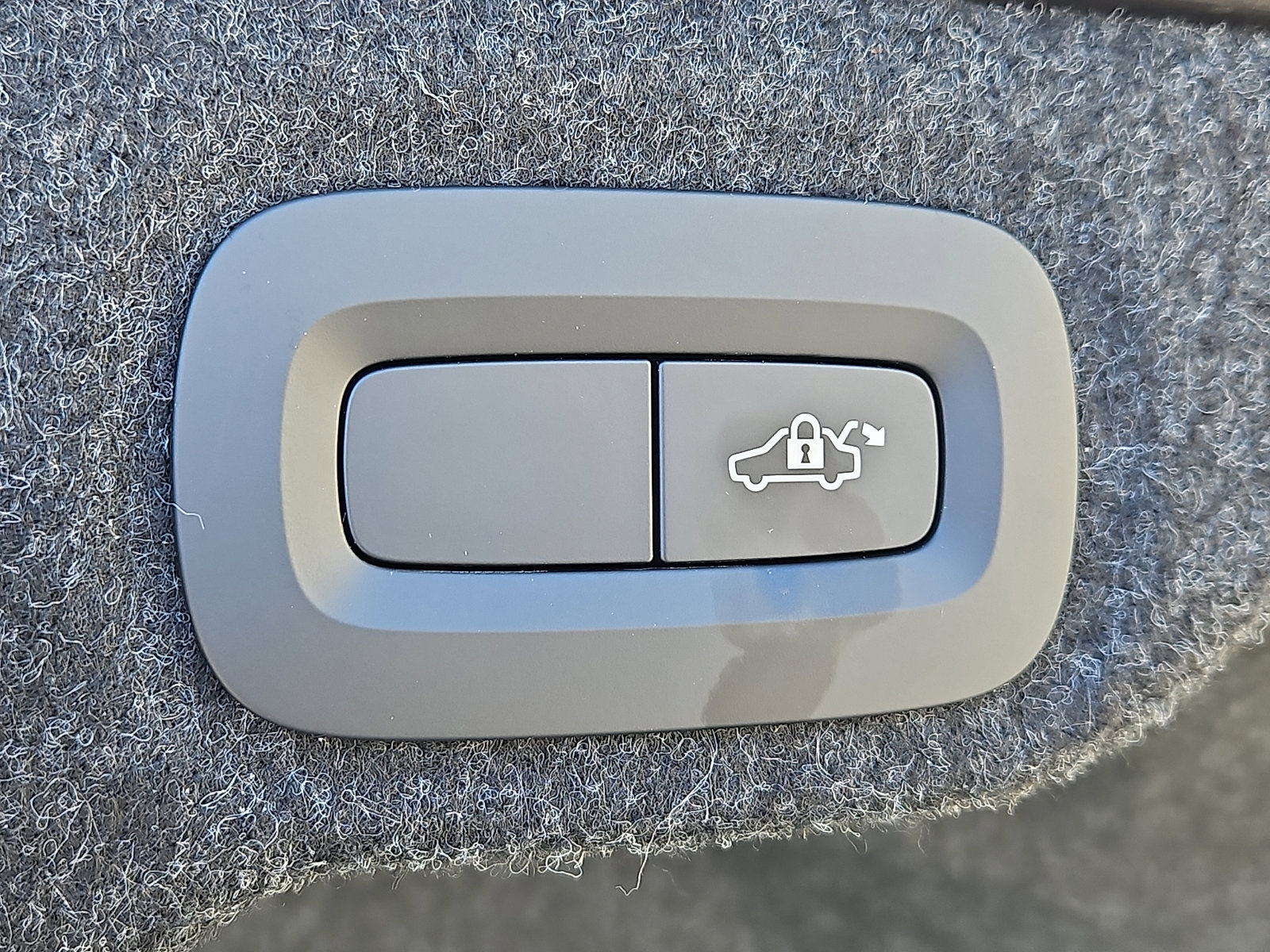 Used 2020 Volvo S60 T6 Momentum w/ Protection Package image 29