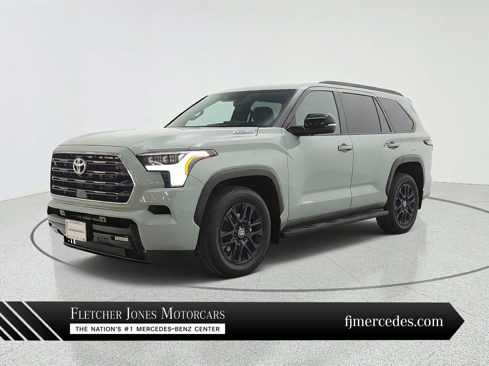 Used 2025 Toyota Sequoia Limited w/ Tow Technology Package AWD/4WD image 1