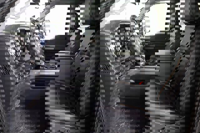 New 2026 Ford F350 Lariat w/ Chrome Package image 18