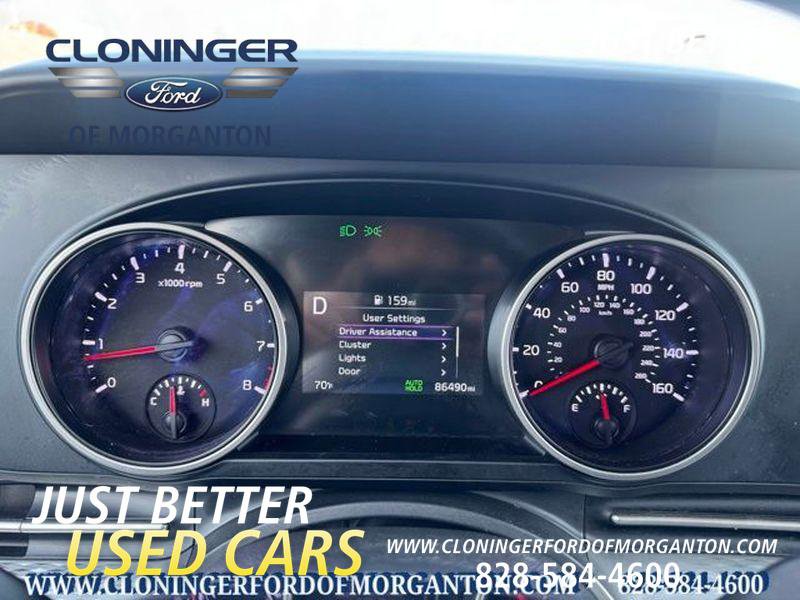 Used 2023 Kia Carnival LX image 31