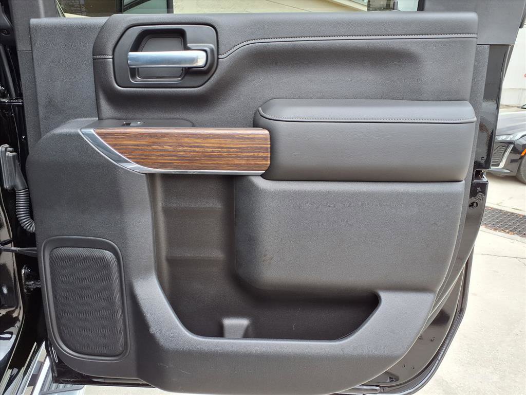 Used 2020 Chevrolet Silverado 2500 High Country w/ Z71 Off-Road Package image 13