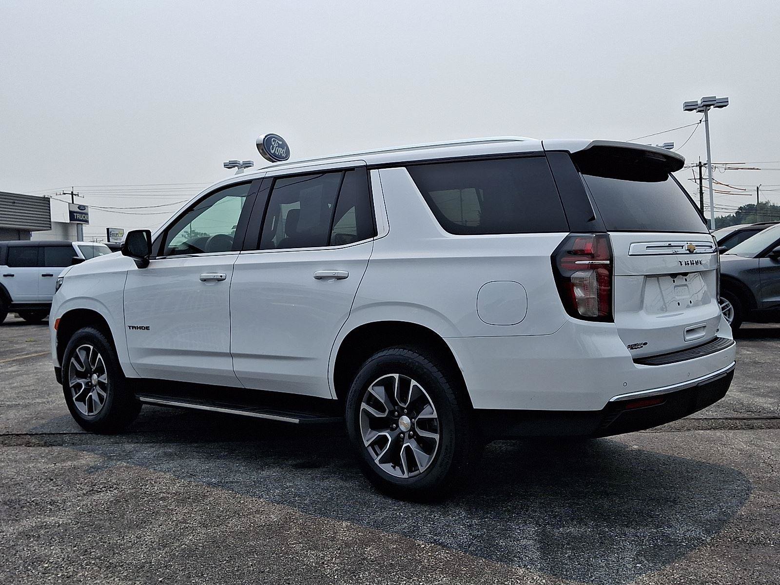Used 2024 Chevrolet Tahoe LT w/ LT Signature Package AWD/4WD image 4