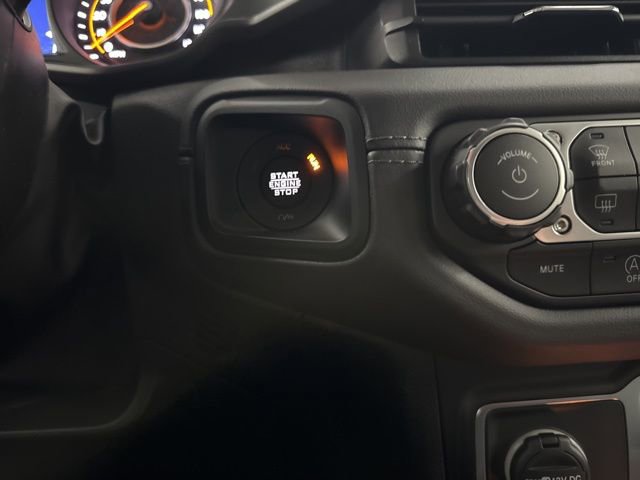 Used 2025 Jeep Wrangler Unlimited Rubicon w/ Convenience Group image 12