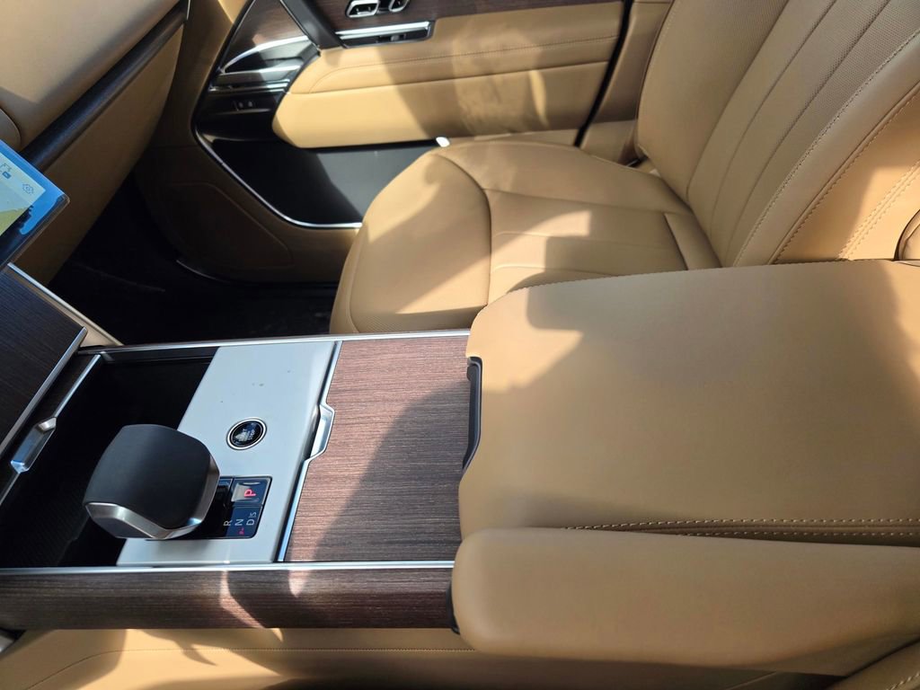 New 2026 Land Rover Range Rover SE image 15