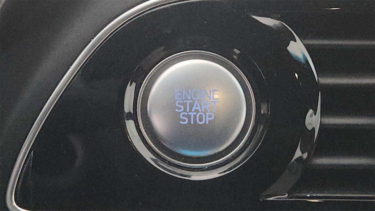 Used 2022 Genesis G70 2.0T image 15