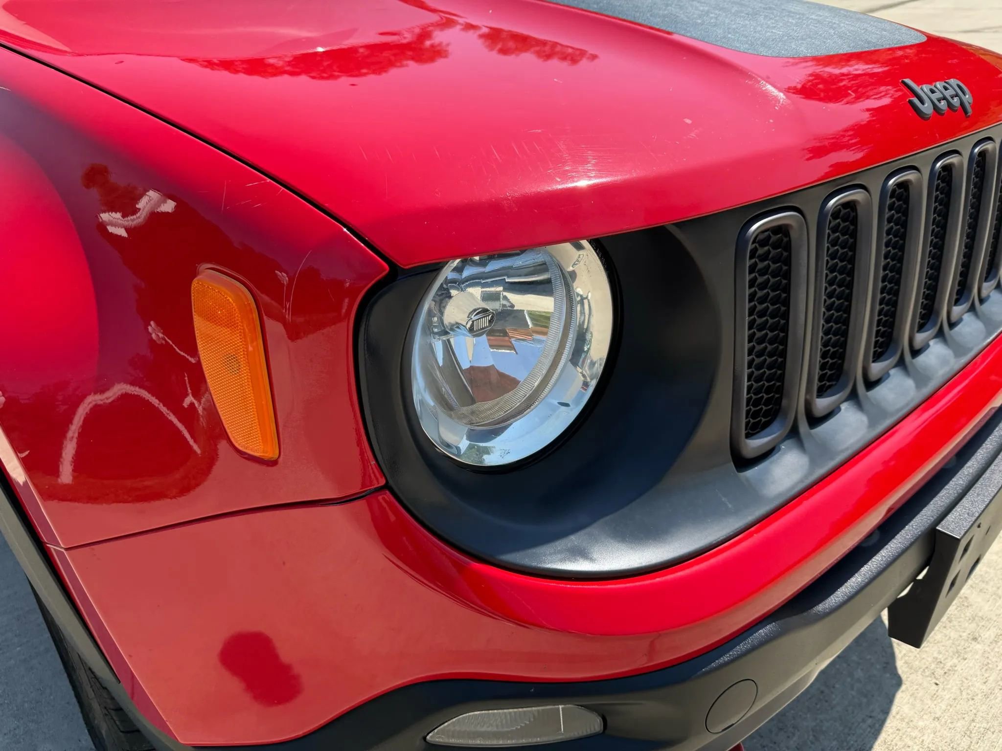 Used 2016 Jeep Renegade Trailhawk image 4