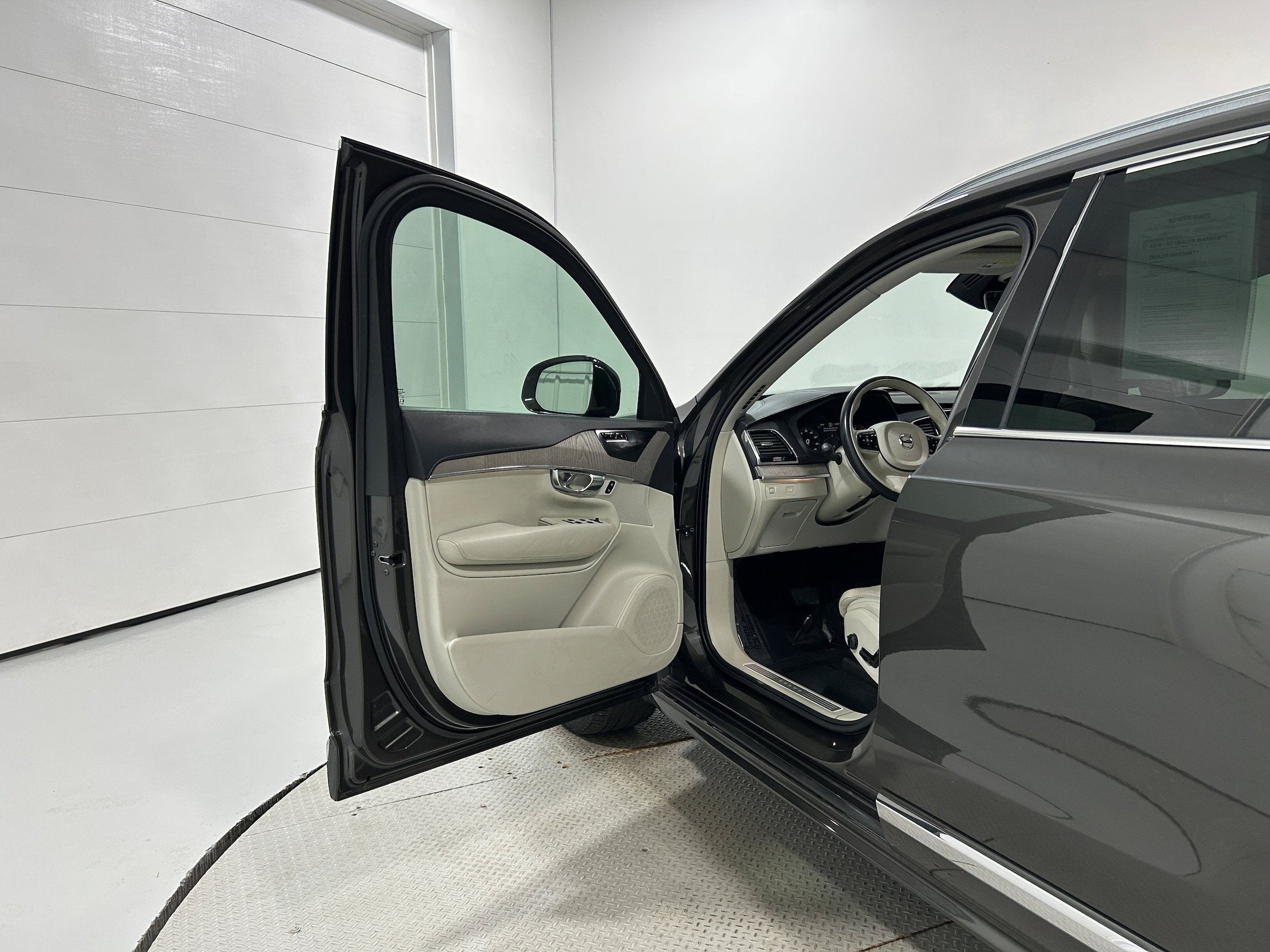 Used 2020 Volvo XC90 T6 Inscription w/ Protection Package Premier AWD/4WD image 23