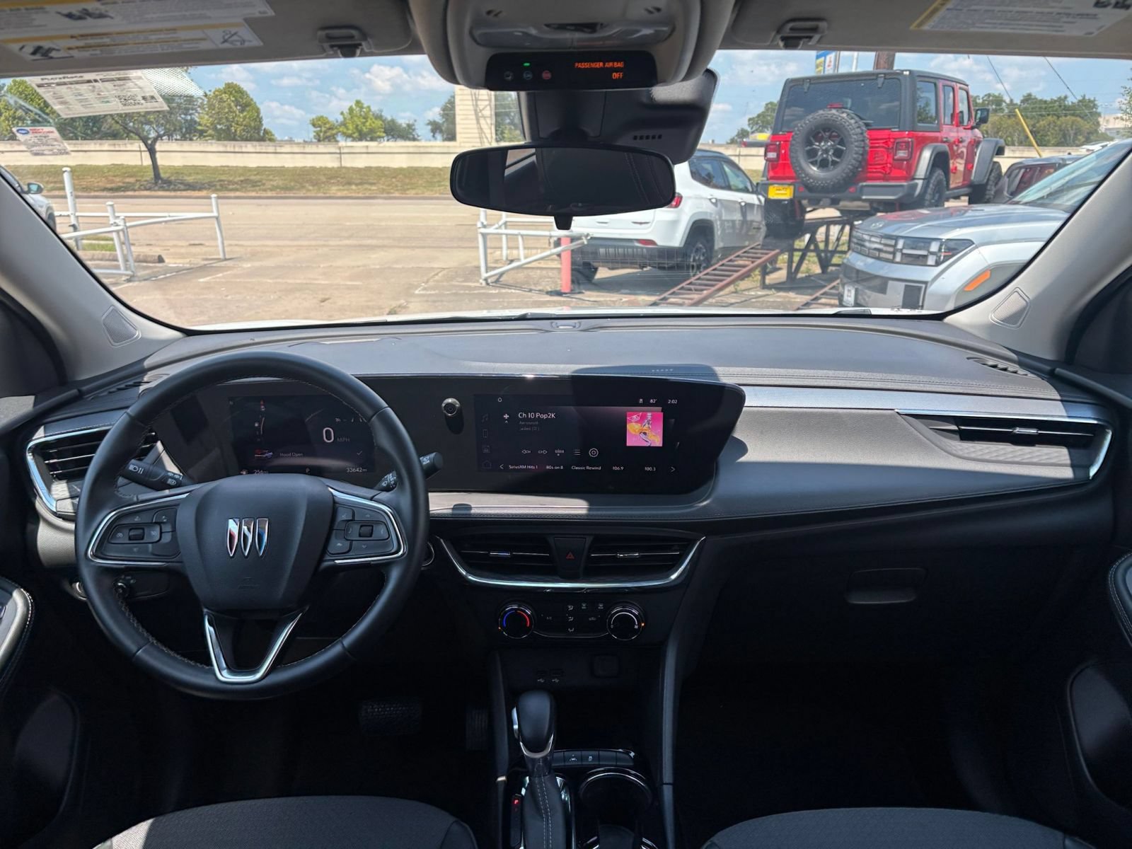 Used 2025 Buick Encore GX Preferred FWD image 31