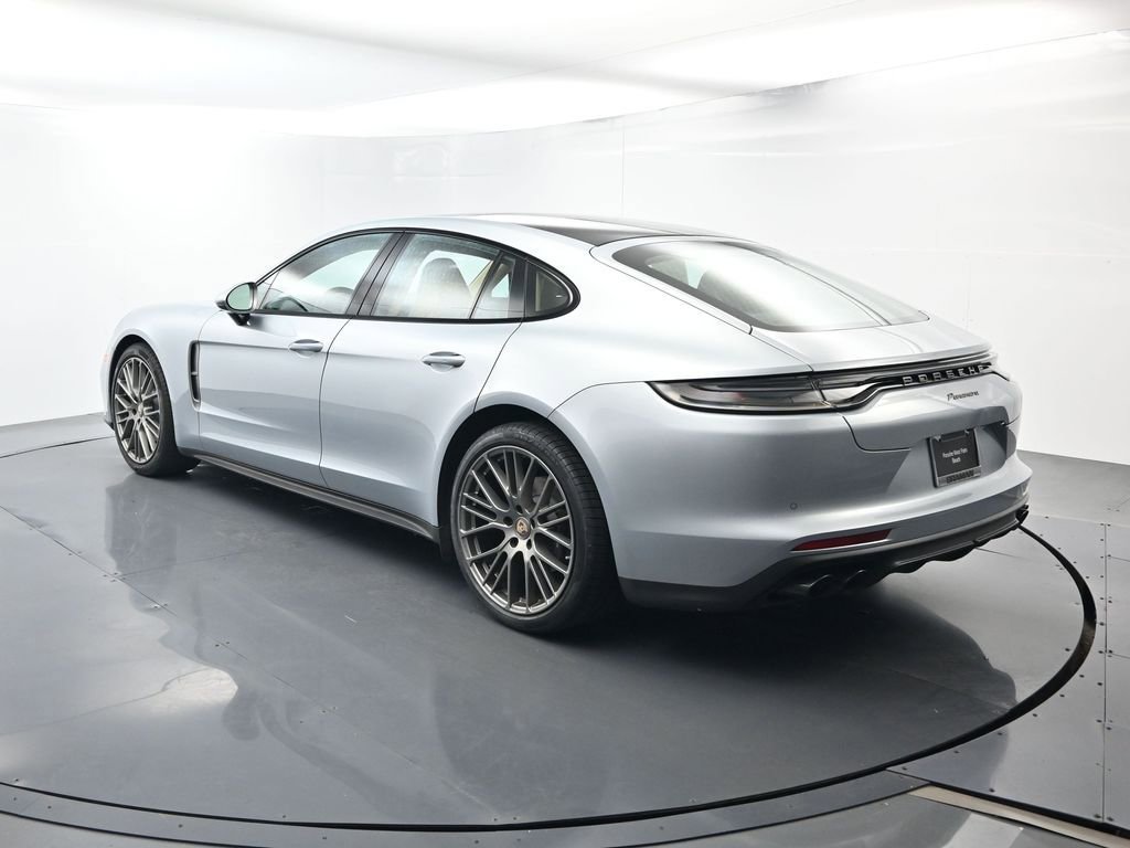 Certified 2022 Porsche Panamera Platinum Edition image 3