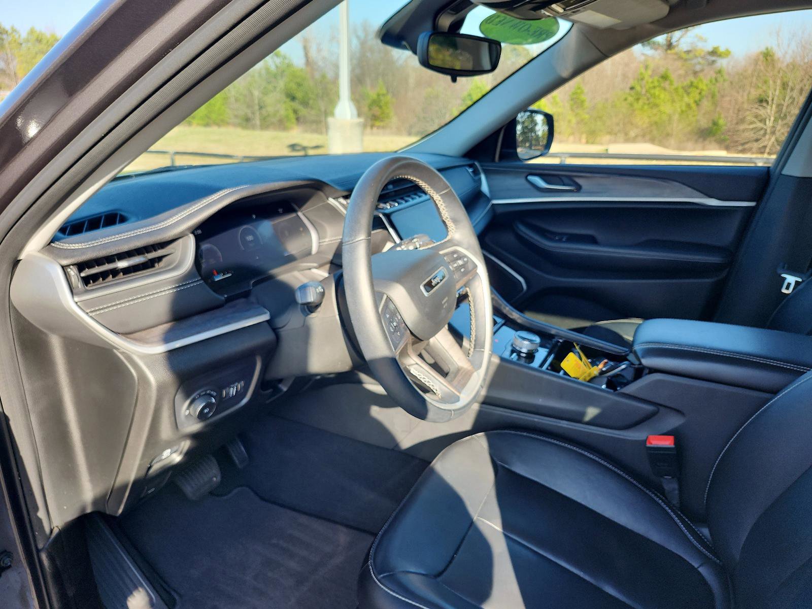 Used 2022 Jeep Grand Cherokee Limited w/ Trailer Tow Prep Group (B) image 15