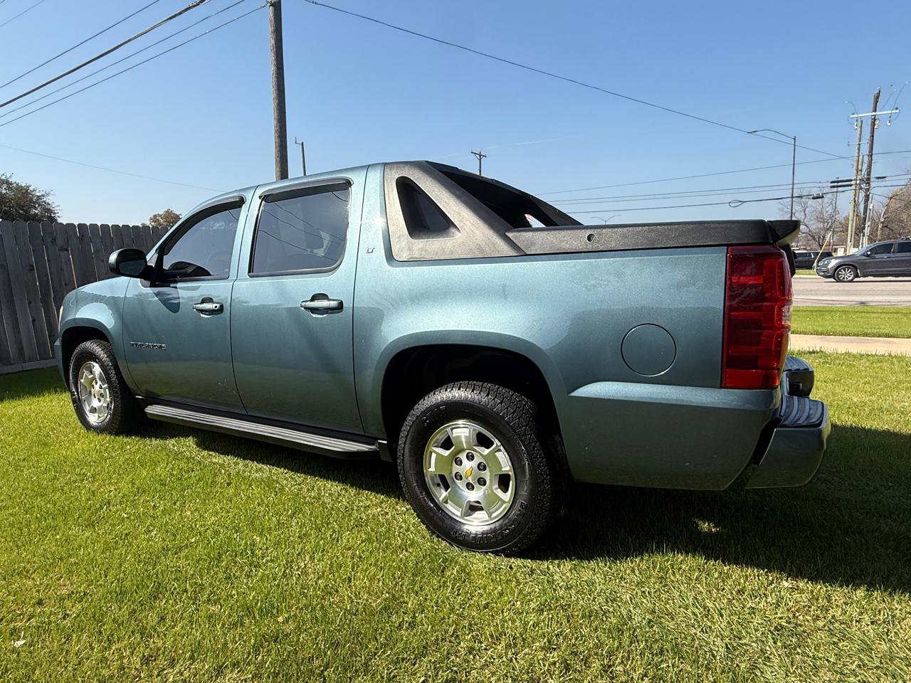 Used 2010 Chevrolet Avalanche LT RWD image 10