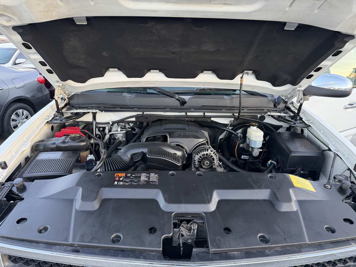 Used 2011 Chevrolet Silverado 1500 LT w/ Regional Value Package AWD/4WD image 19