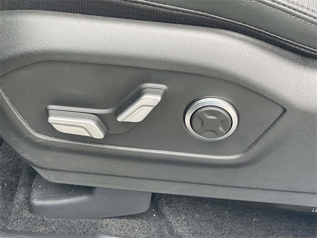 Certified 2025 Hyundai Santa Fe Limited image 13