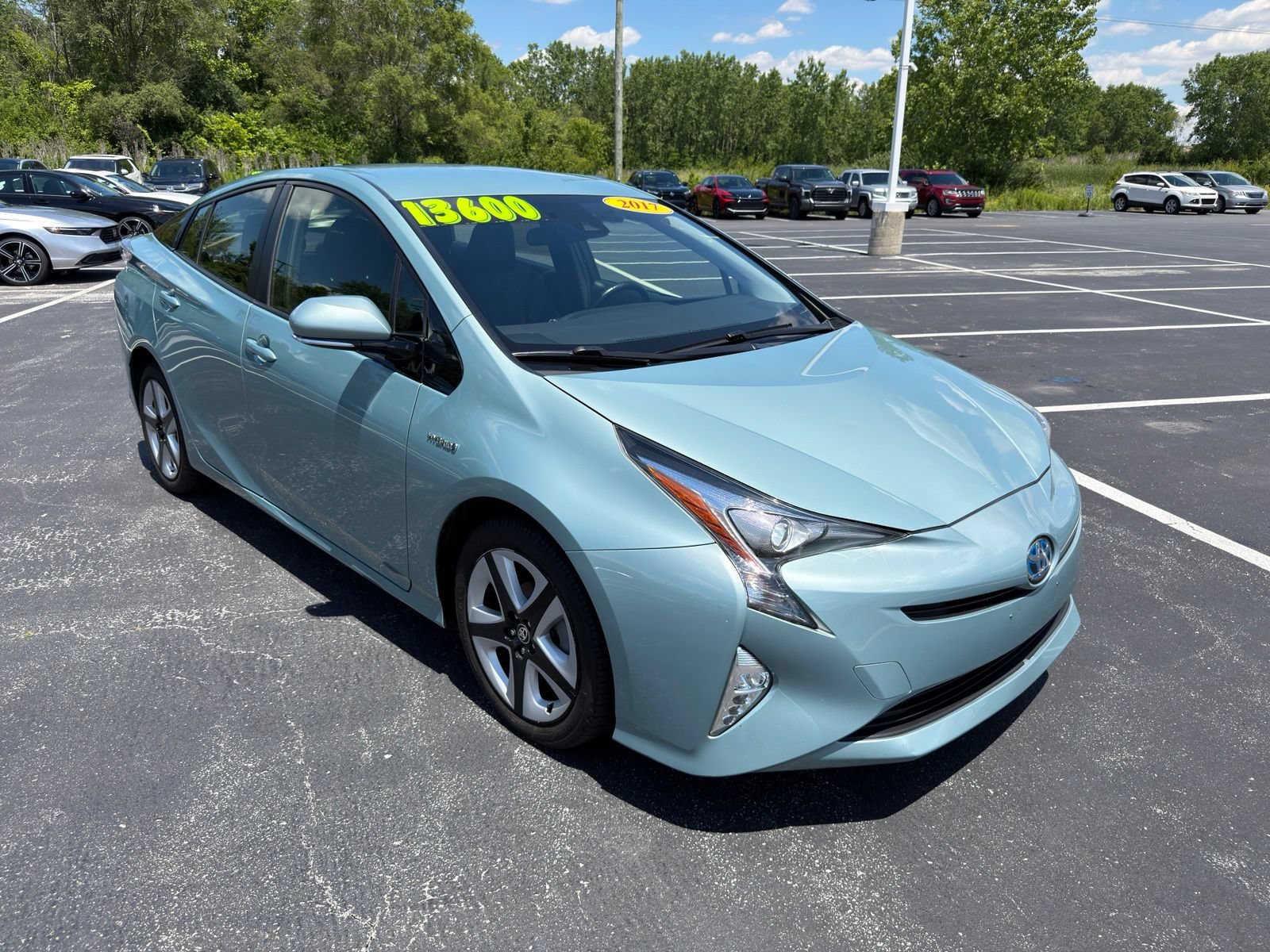 Used 2017 Toyota Prius Three Touring w/ Carpet Mat Package FWD image 10