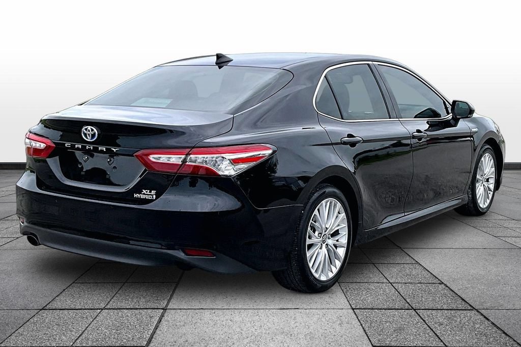 Used 2020 Toyota Camry XLE w/ Sunroof Package FWD image 12
