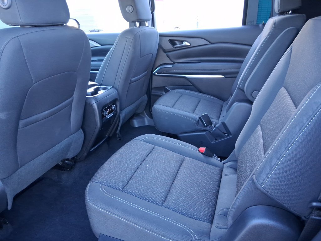 Used 2025 Chevrolet Traverse LT FWD image 13