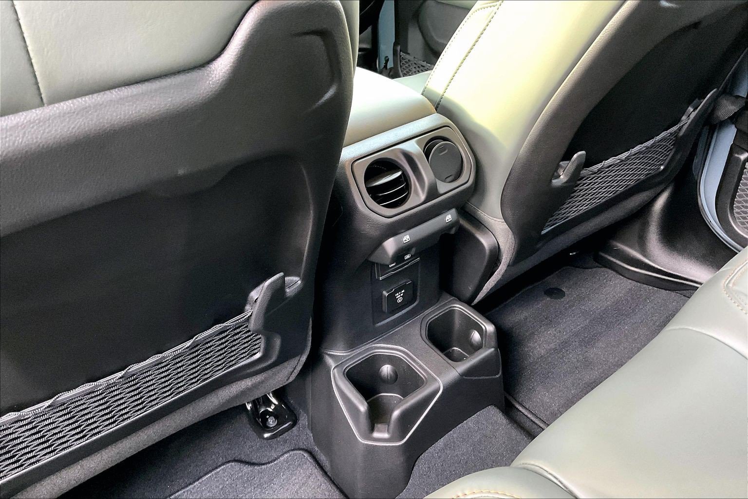 Used 2026 Jeep Gladiator Mojave AWD/4WD image 34