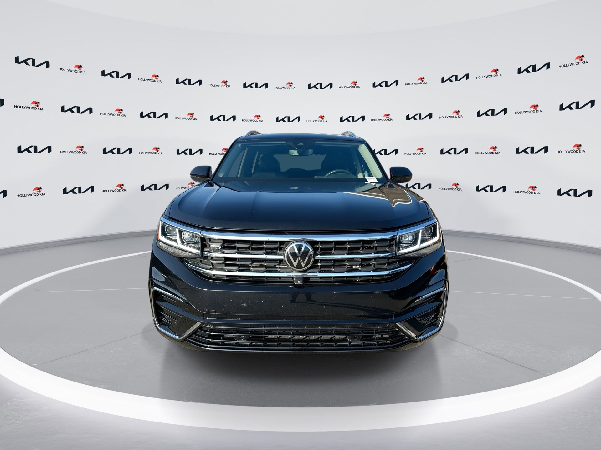 Used 2023 Volkswagen Atlas SEL Premium image 3